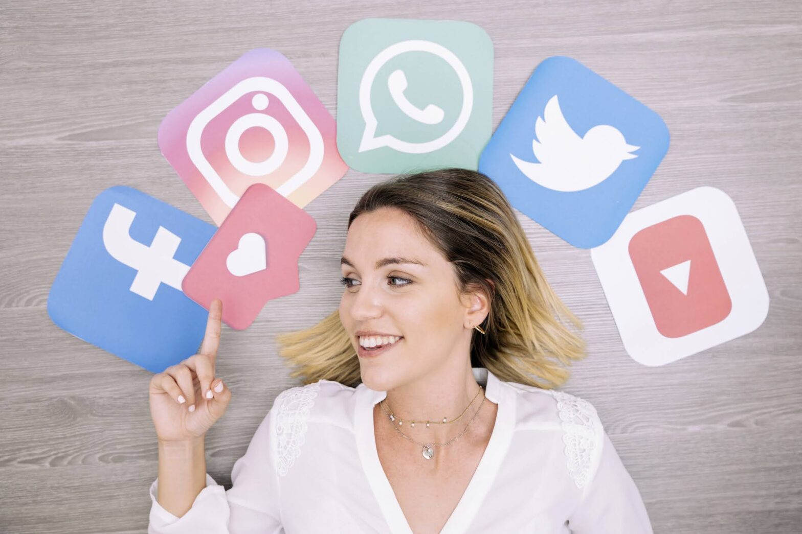 mujer redes sociales pacientes ginecologo